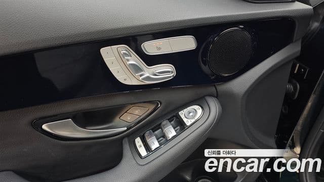 Mercedes-Benz C-Class 2019 — фото 17 из 20