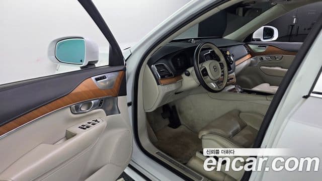Volvo XC90 2020 — фото 9 из 19