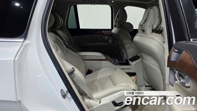 Volvo XC90 2020 — ფოტო 11/19