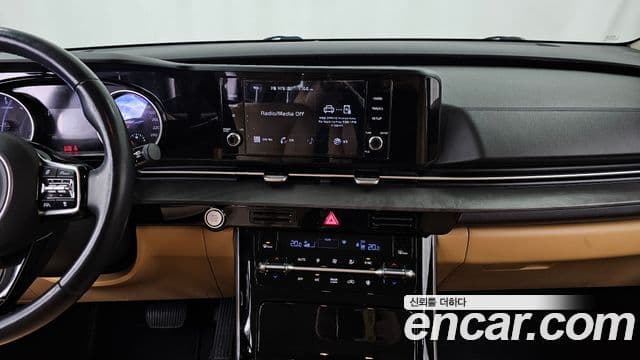 Kia Carnival 2020 — фото 14 из 20