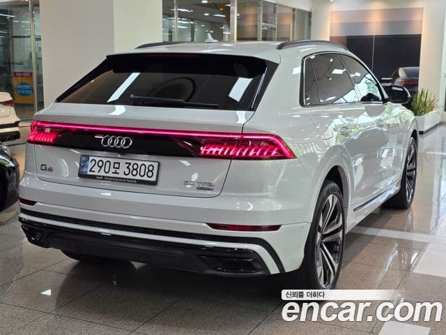 Audi Q7 2023 — Şəkil 1/20