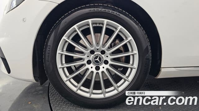 Mercedes-Benz E-Class 2023 — Şəkil 5/20