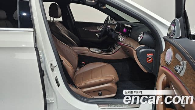 Mercedes-Benz E-Class 2023 — Şəkil 11/20