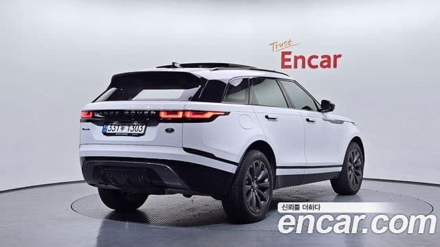 Land Rover Range Rover Velar 2023 — Фото 2/20