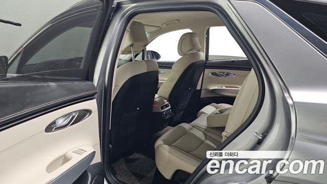 Genesis GV70 2021 — ფოტო 11/20