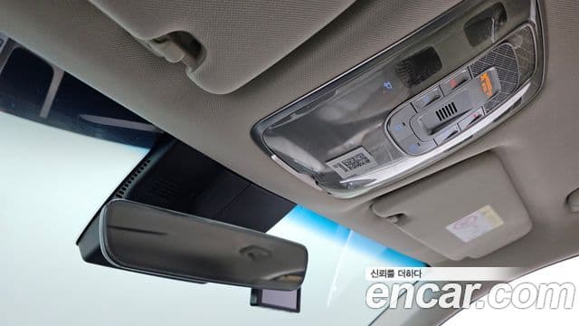 Genesis GV70 2021 — ფოტო 18/20