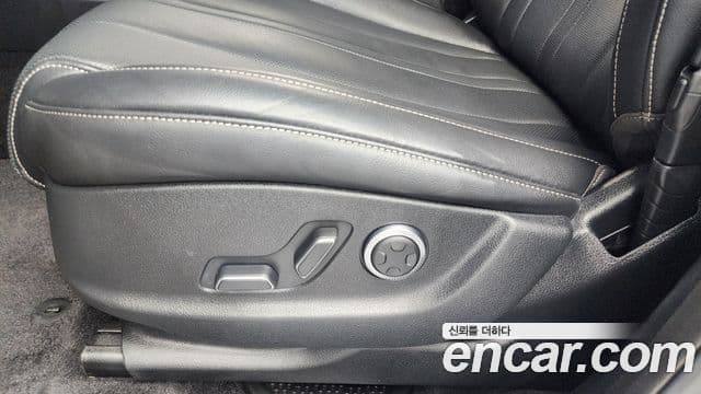 Genesis GV80 2021 — Photo 18/41