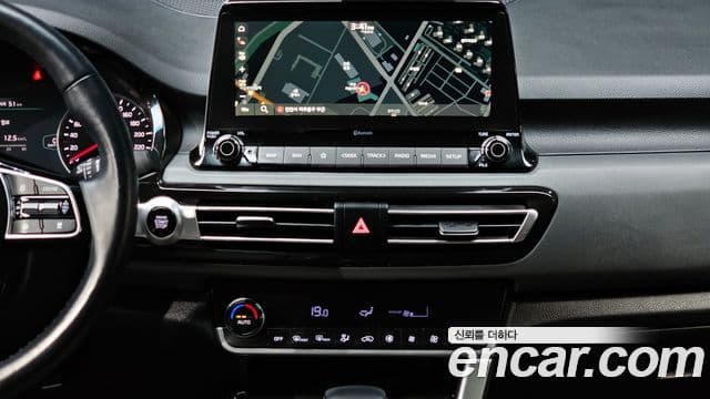 Kia Seltos 2022 — ფოტო 14/20