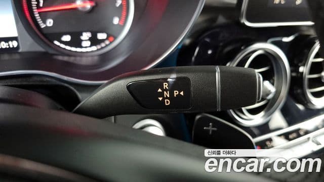 Mercedes-Benz GLC-Class 2019 — Şəkil 9/20