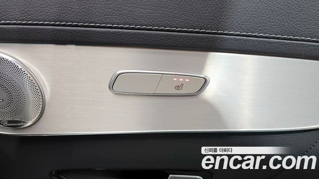 Mercedes-Benz GLC-Class 2019 — Şəkil 19/20