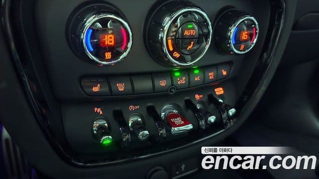 Mini Cooper S Clubman 2021 — Фото 16/20