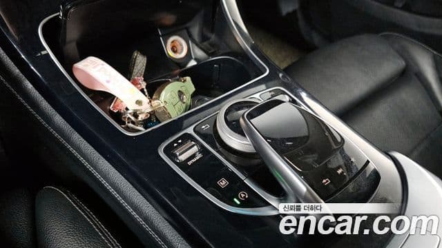Mercedes-Benz GLC-Class 2018 — Photo 8/31