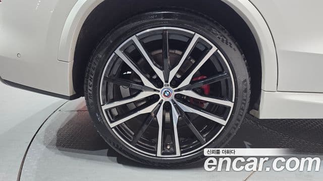BMW X5 2023 — Photo 21/33