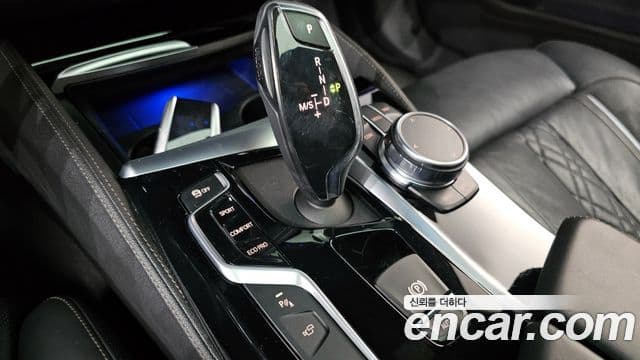 BMW 5 Series 2019 — Фото 9/20