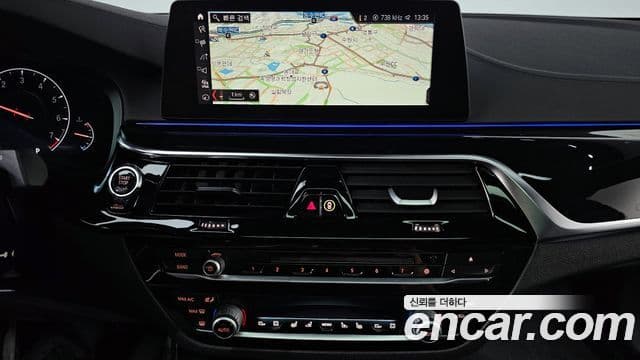 BMW 5 Series 2019 — Фото 14/20