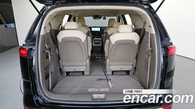 Kia Carnival 2022 — фото 20 из 20