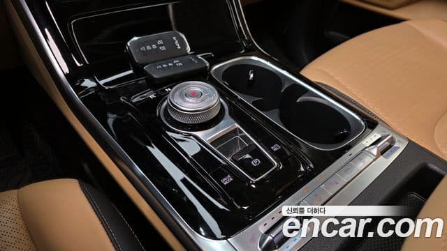 Kia Carnival 2023 — ფოტო 9/20