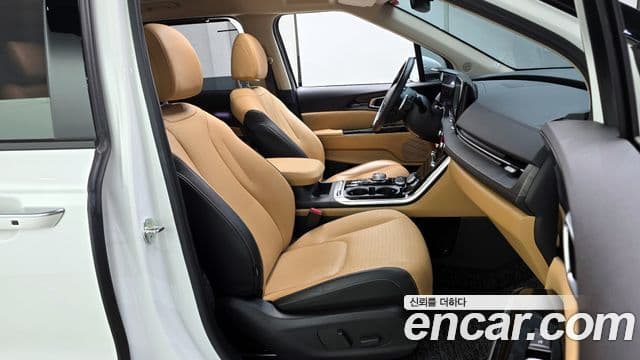 Kia Carnival 2023 — ფოტო 11/20