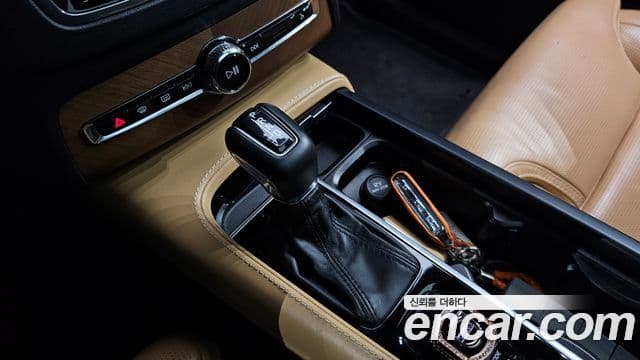 Volvo XC90 2020 — фото 9 из 20