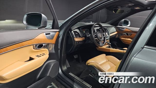 Volvo XC90 2020 — фото 10 из 20