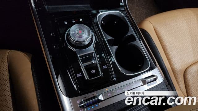 Kia Carnival 2022 — фото 9 из 20