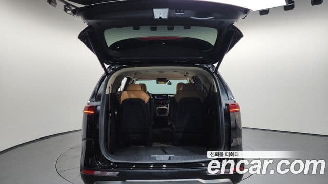 Kia Carnival 2022 — фото 20 из 20