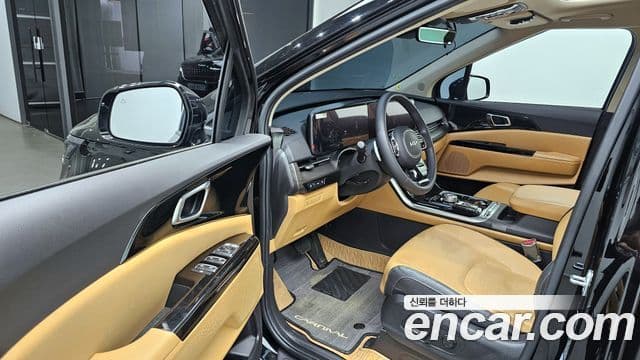 Kia Carnival 2023 — Фото 10/20
