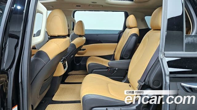 Kia Carnival 2023 — Фото 12/20
