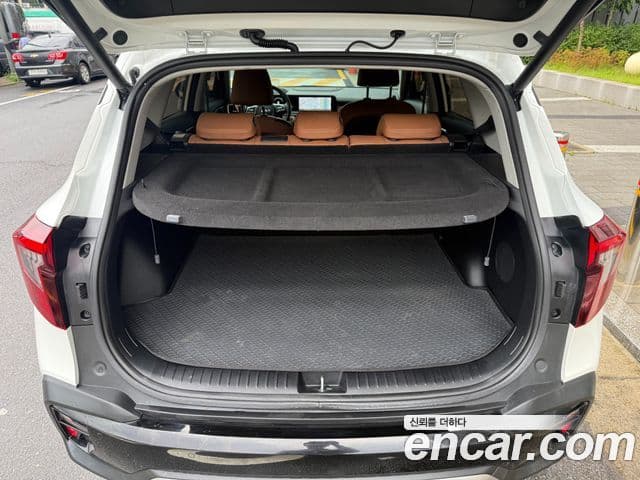 Kia Seltos 2022 — ფოტო 19/20