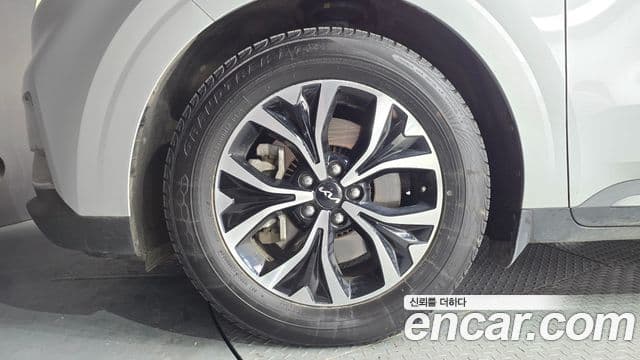 Kia Carnival 2022 — фото 5 из 20