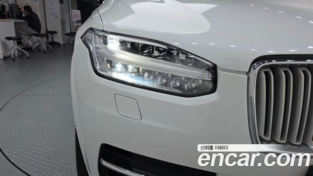 Volvo XC90 2019 — Photo 24/33