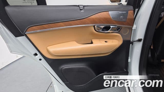 Volvo XC90 2019 — Photo 4/33