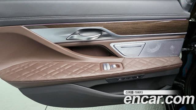 BMW 7 Series 2022 — Photo 15/32