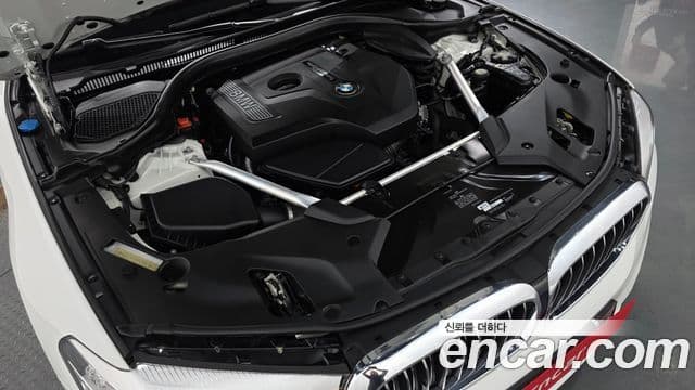 BMW 5 Series 2018 — ფოტო 6/20