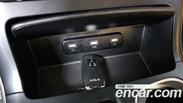 Kia Carnival 2021 — Şəkil 13/20