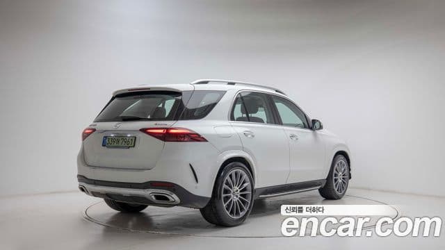 Mercedes-Benz GLE-Class 2025 — Photo 15/20