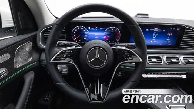 Mercedes-Benz GLE-Class 2025 — Photo 16/20