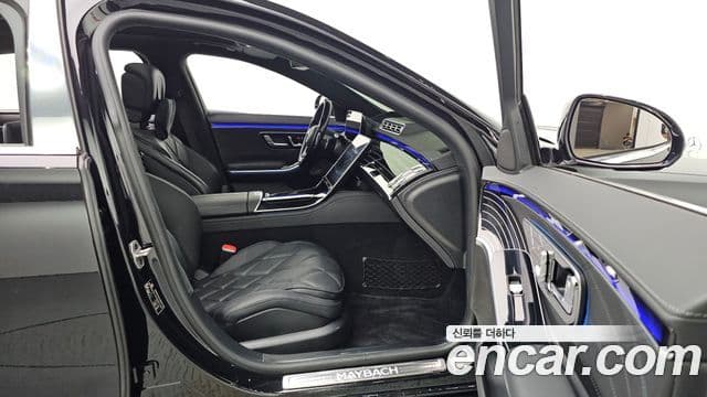 Mercedes-Benz S-Class 2023 — Photo 11/27