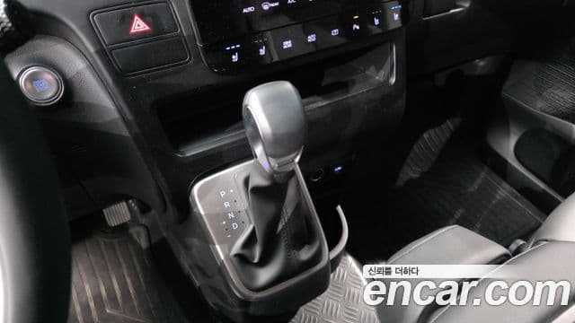 Hyundai Staria 2025 — ფოტო 8/20