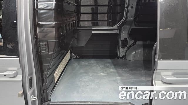 Hyundai Staria 2025 — ფოტო 11/20