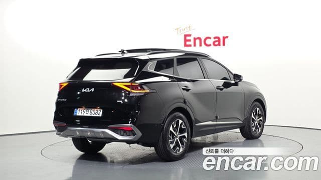 Kia Sportage 2023 — Фото 2/20
