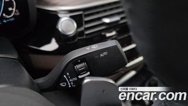BMW 5 Series 2020 — ფოტო 19/20