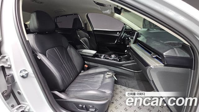 Kia K5 2023 — Şəkil 10/20