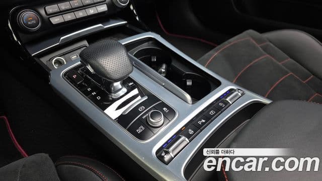 Kia Stinger 2023 — Şəkil 9/20