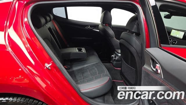 Kia Stinger 2023 — Şəkil 12/20