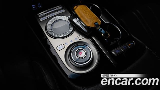 Genesis Electrified G80 2020 — Şəkil 9/20