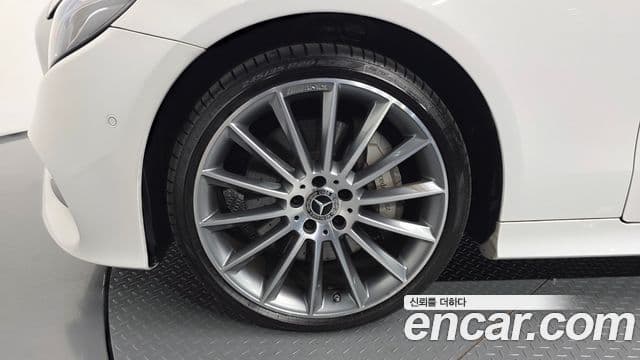 Mercedes-Benz E-Class 2020 — ფოტო 5/20
