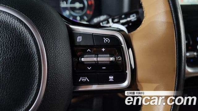 Kia Sorento 2023 — Фото 18/20
