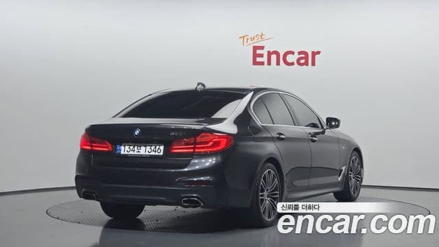 BMW 5 Series 2018 — Фото 2/20