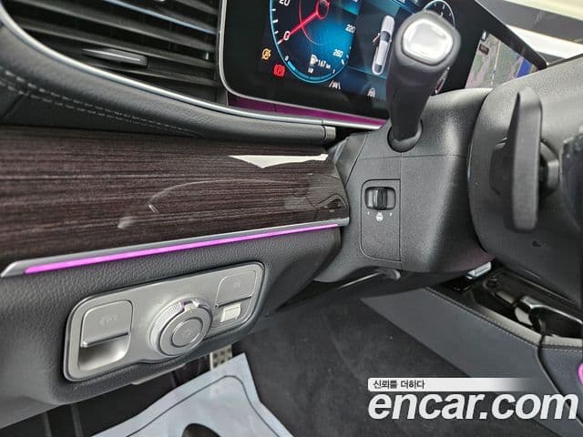 Mercedes-Benz GLE-Class 2022 — ფოტო 17/19